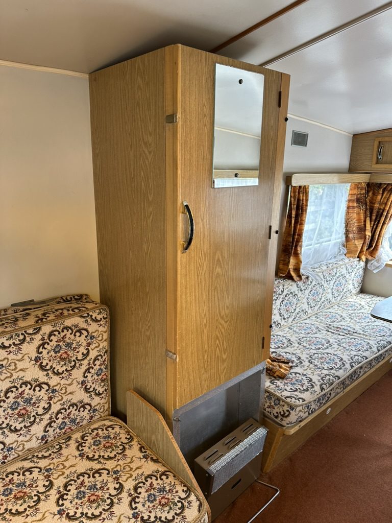 Wainhill Vintage Caravans - Cosmo 8